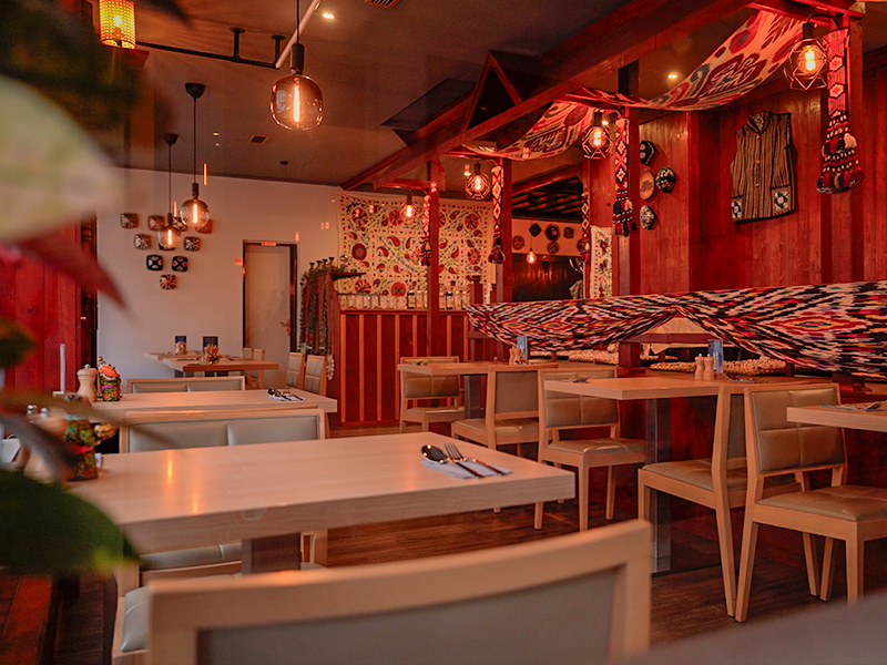 DOPPI – Usbekisches Halal-Restaurant in Nürnberg | Plov, Samsa, Lagman